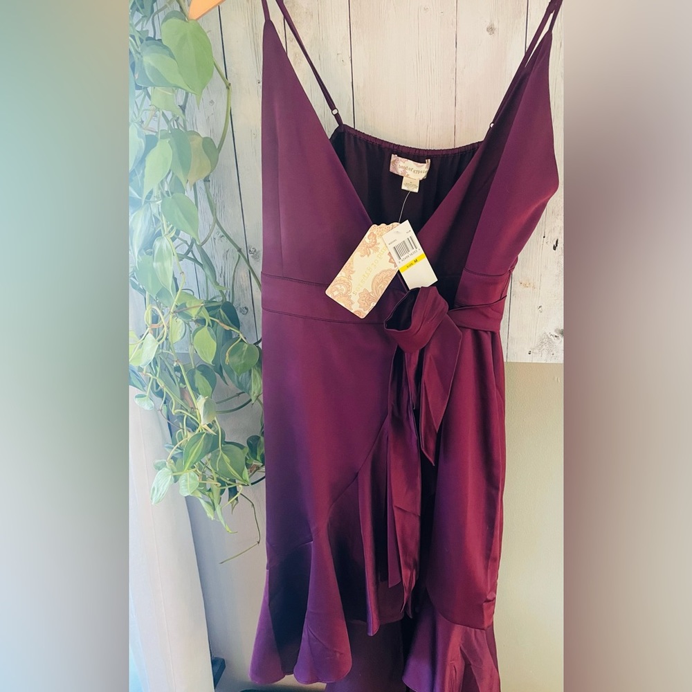 Band of Gypsies plum satin ruffle wrap dress - Picture 5 of 6